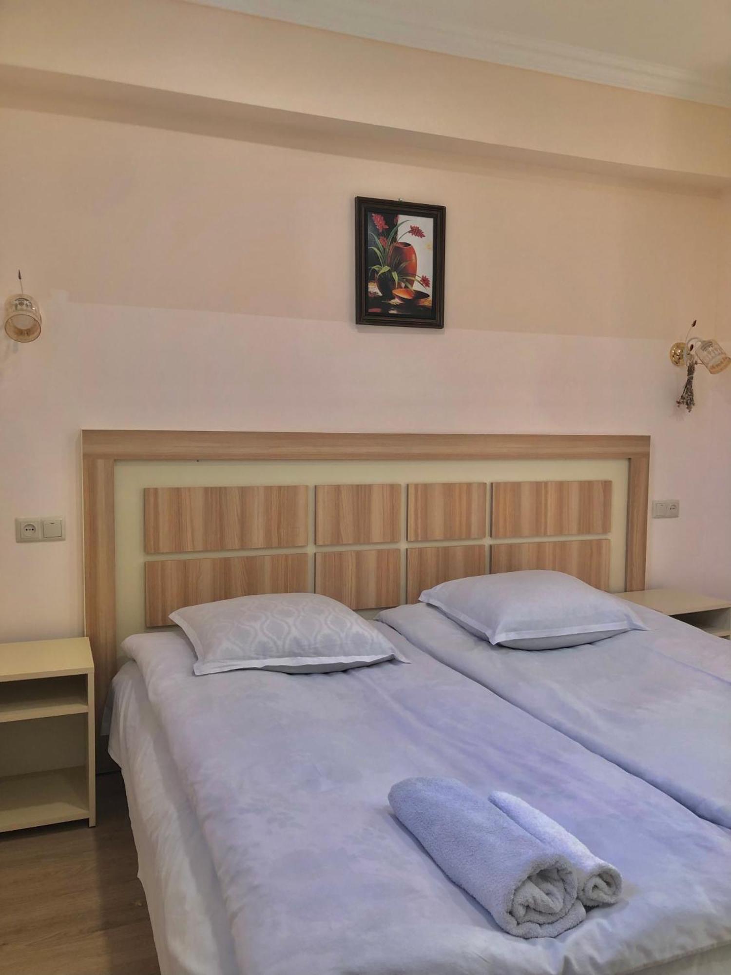 Guest House Anahit 伊杰万 外观 照片