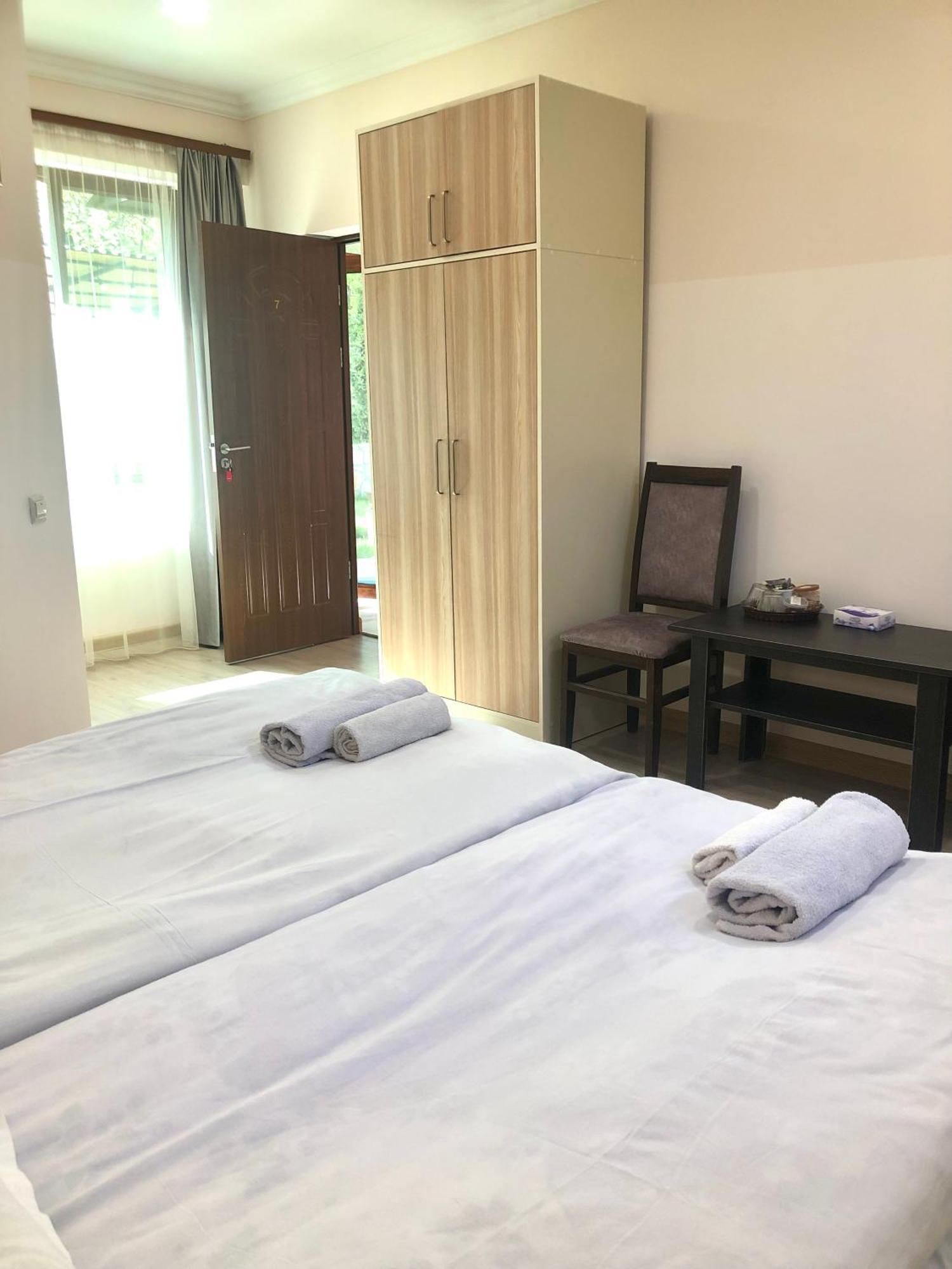 Guest House Anahit 伊杰万 外观 照片