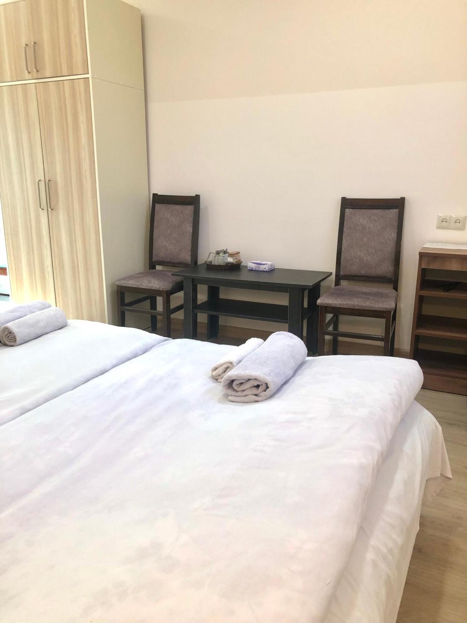 Guest House Anahit 伊杰万 外观 照片