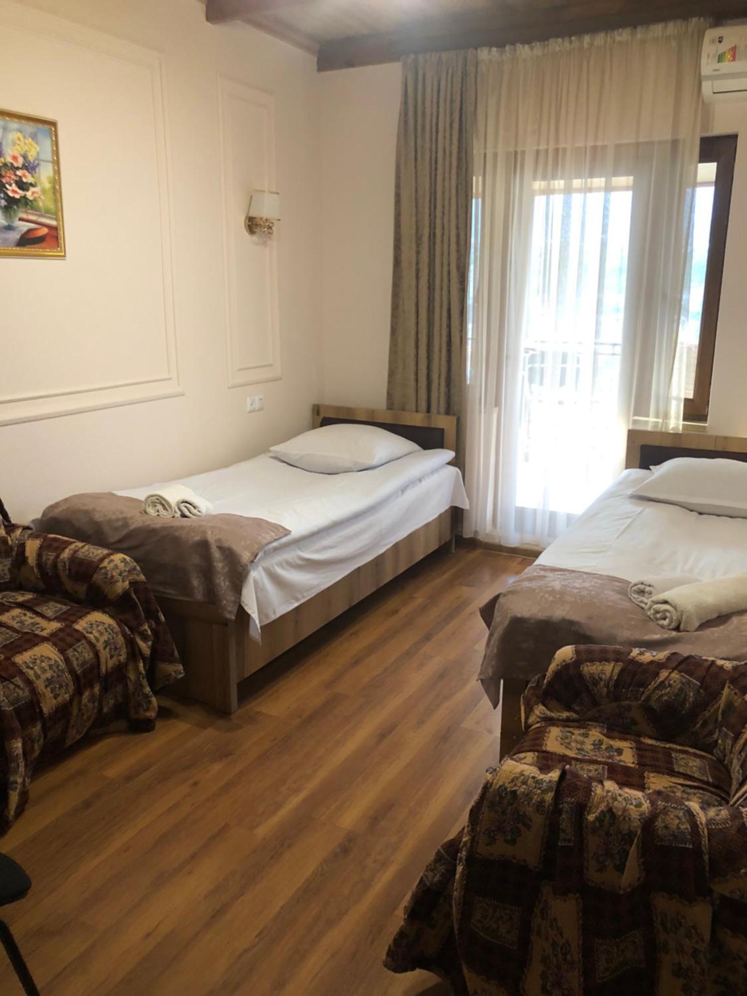 Guest House Anahit 伊杰万 外观 照片