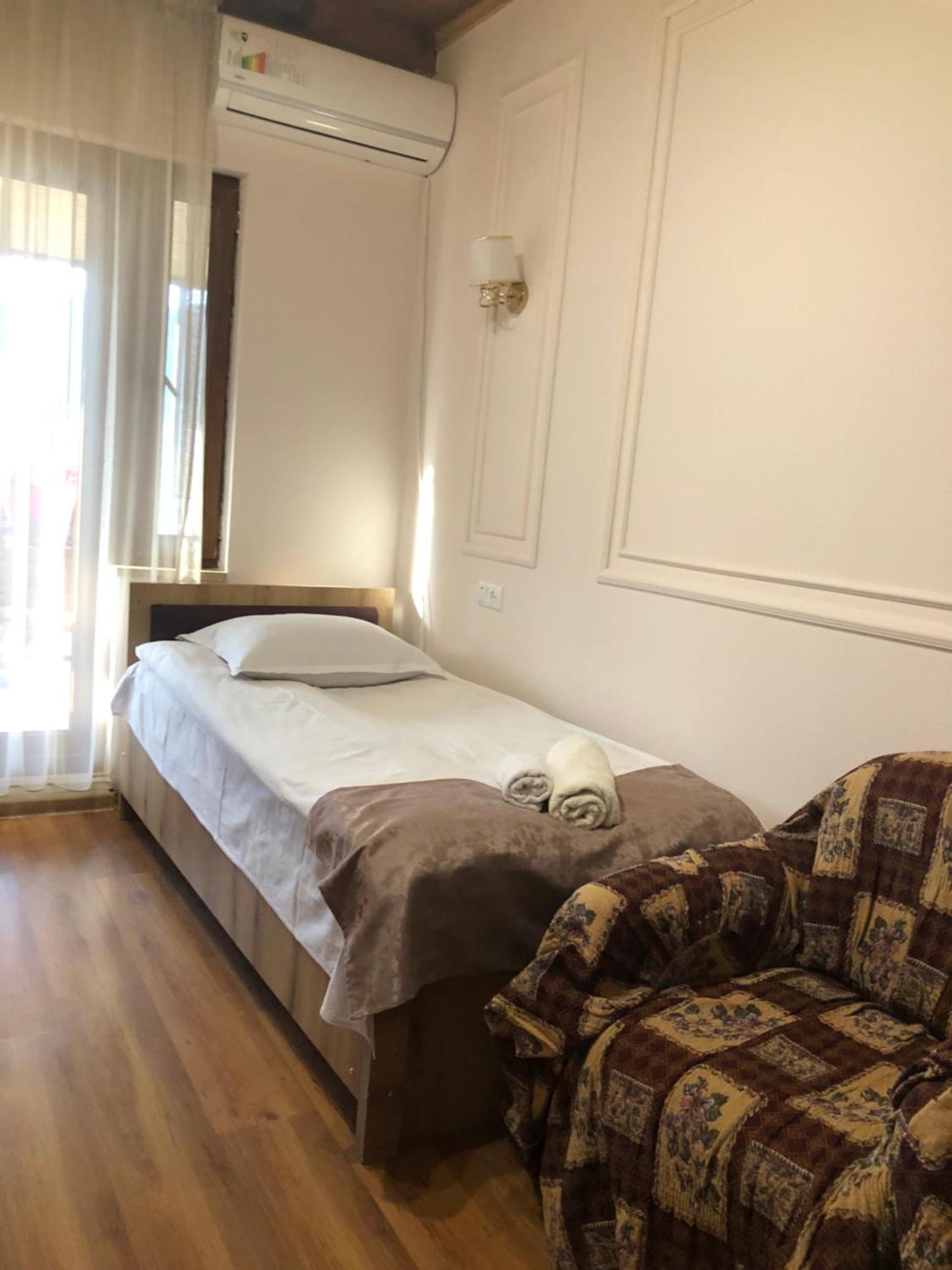 Guest House Anahit 伊杰万 外观 照片
