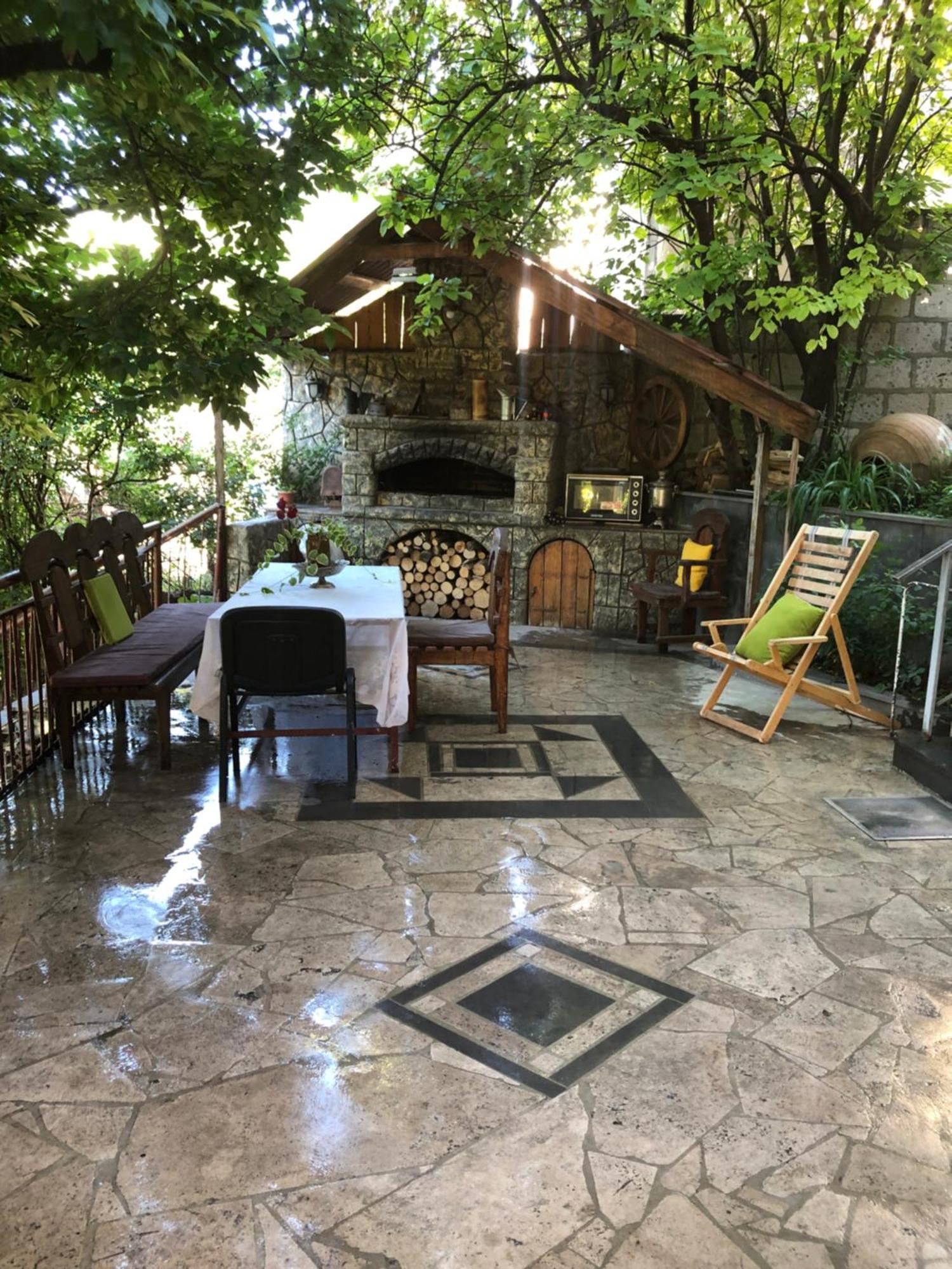 Guest House Anahit 伊杰万 外观 照片